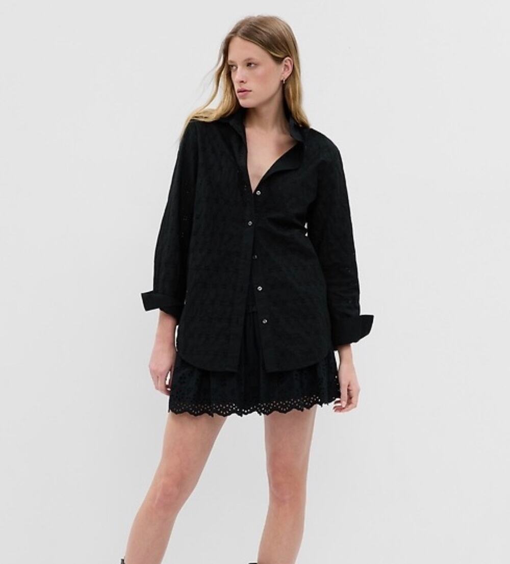 Gap Black Floral Eyelet Boyfriend Button-Down Shirt S